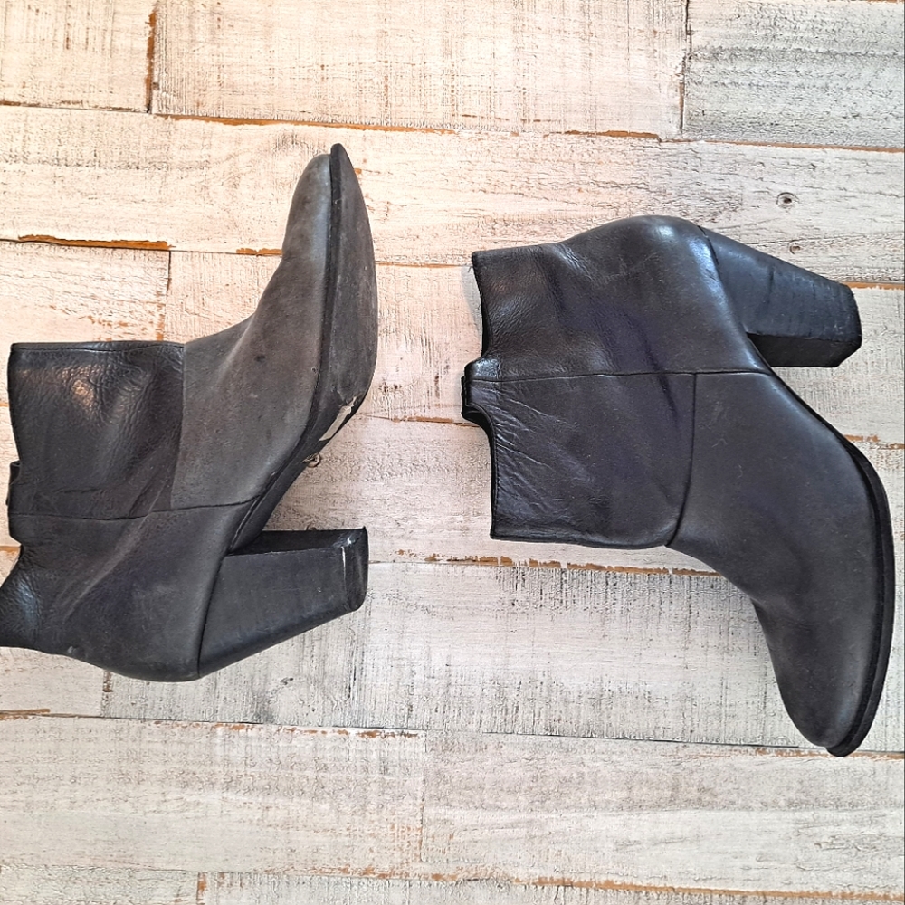 Aldo leather black booties